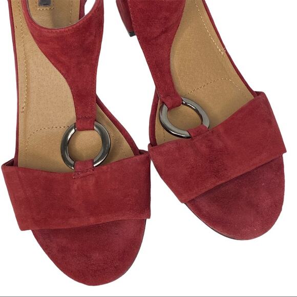 Tahari Norma Maroon Suede Square Heels Size 9M - Picture 5 of 7